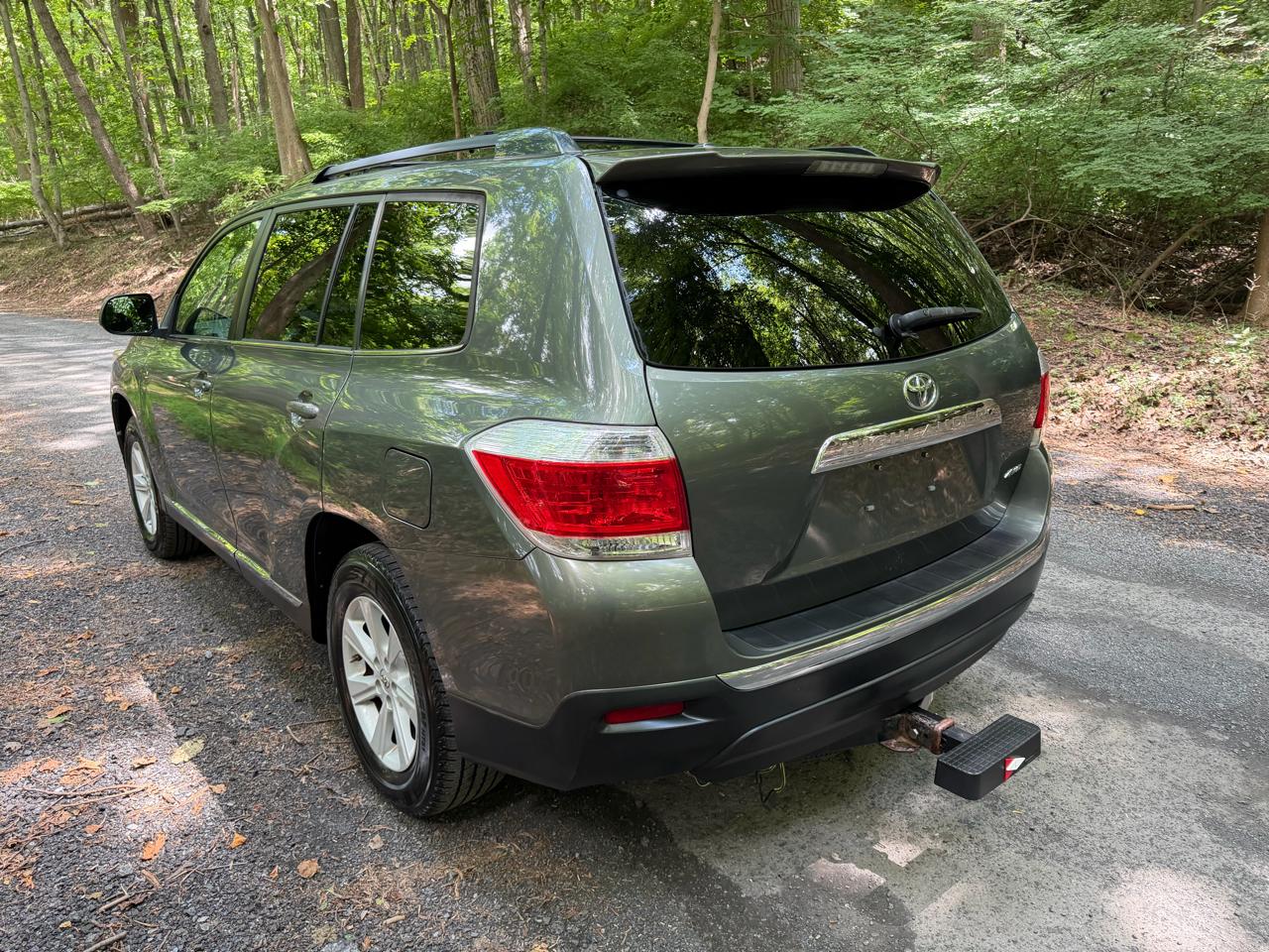 Toyota Highlander Base 4WD 2013