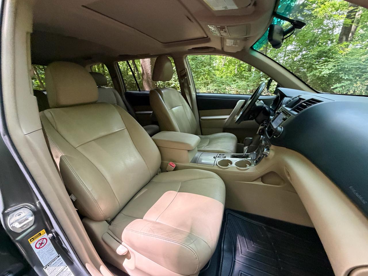 Toyota Highlander Base 4WD 2013
