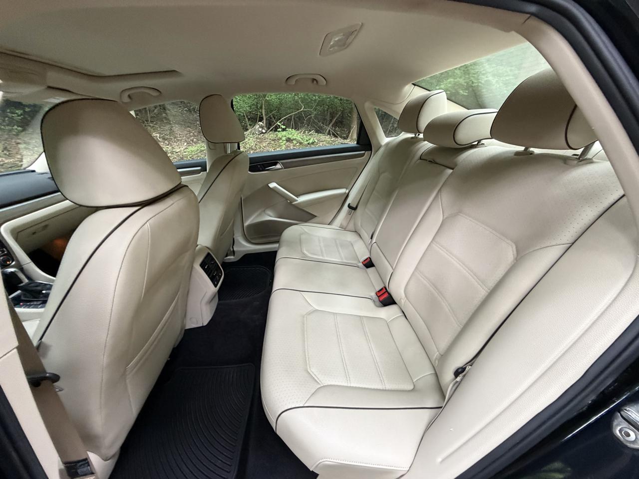 Volkswagen Passat SE w/Technology 2017