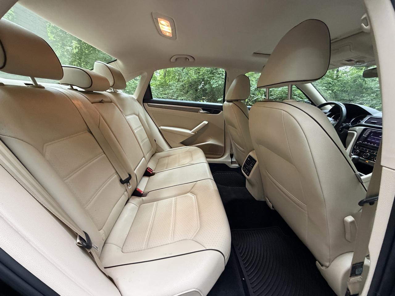 Volkswagen Passat SE w/Technology 2017