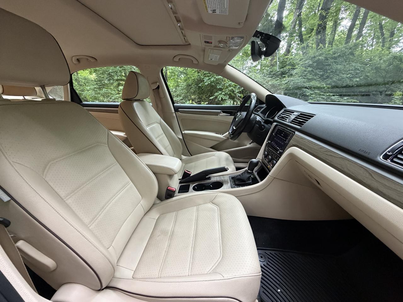 Volkswagen Passat SE w/Technology 2017