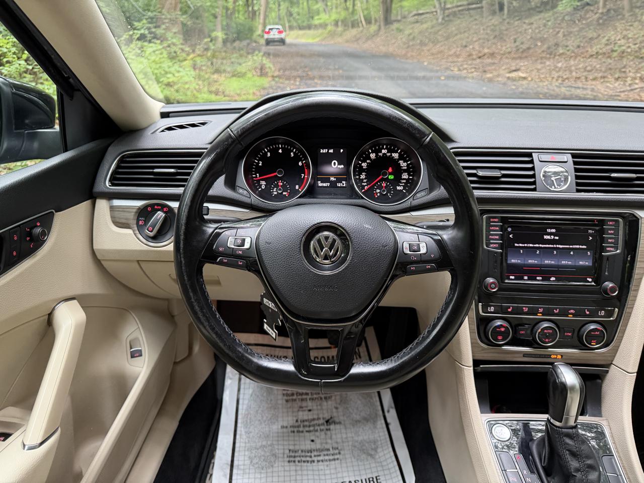 Volkswagen Passat SE w/Technology 2017