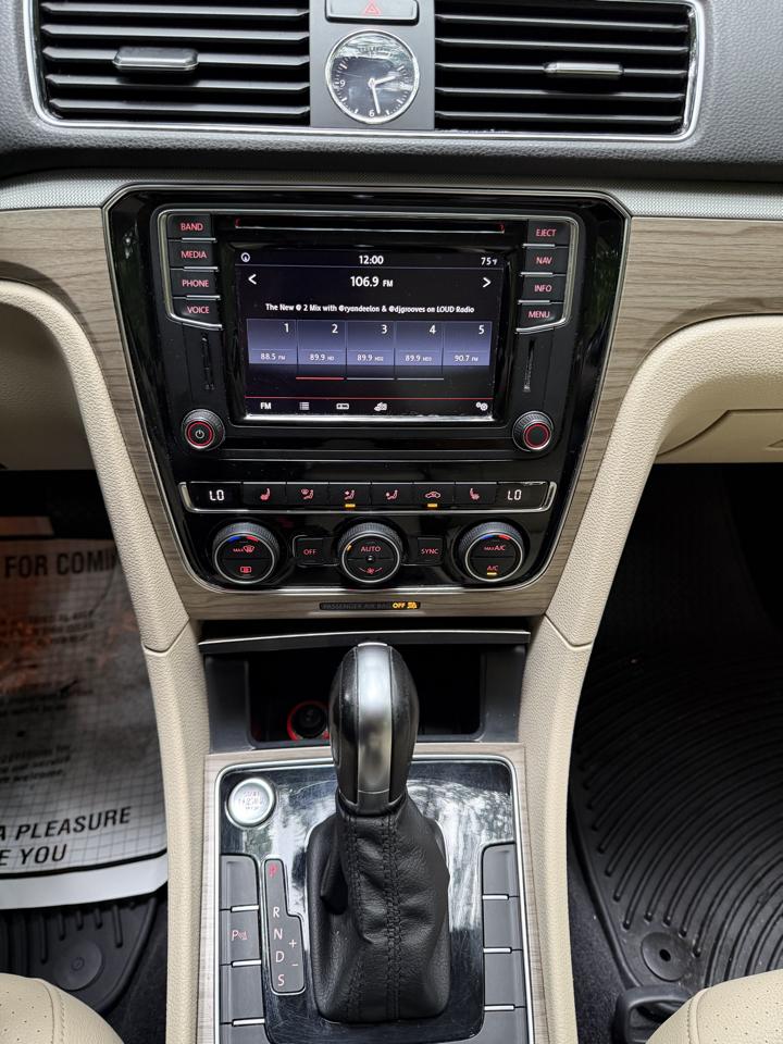 Volkswagen Passat SE w/Technology 2017