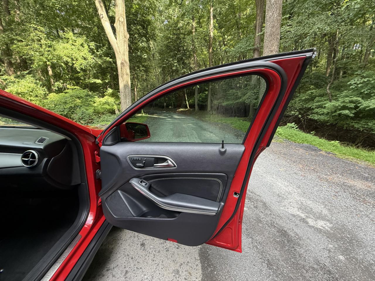 Mercedes-Benz GLA-Class GLA250 4MATIC 2015
