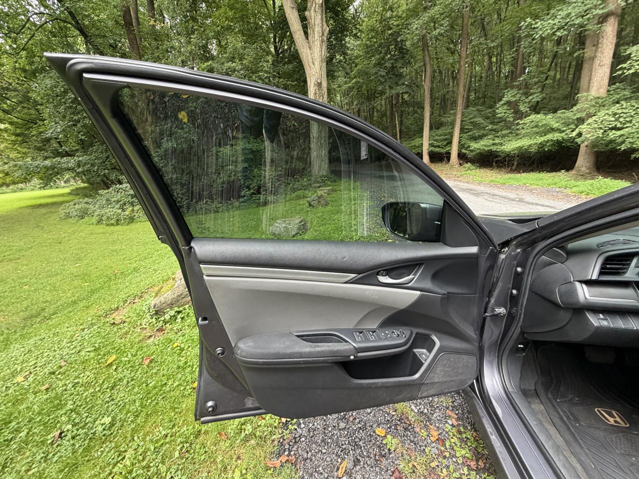Honda Civic LX Sedan CVT 2017