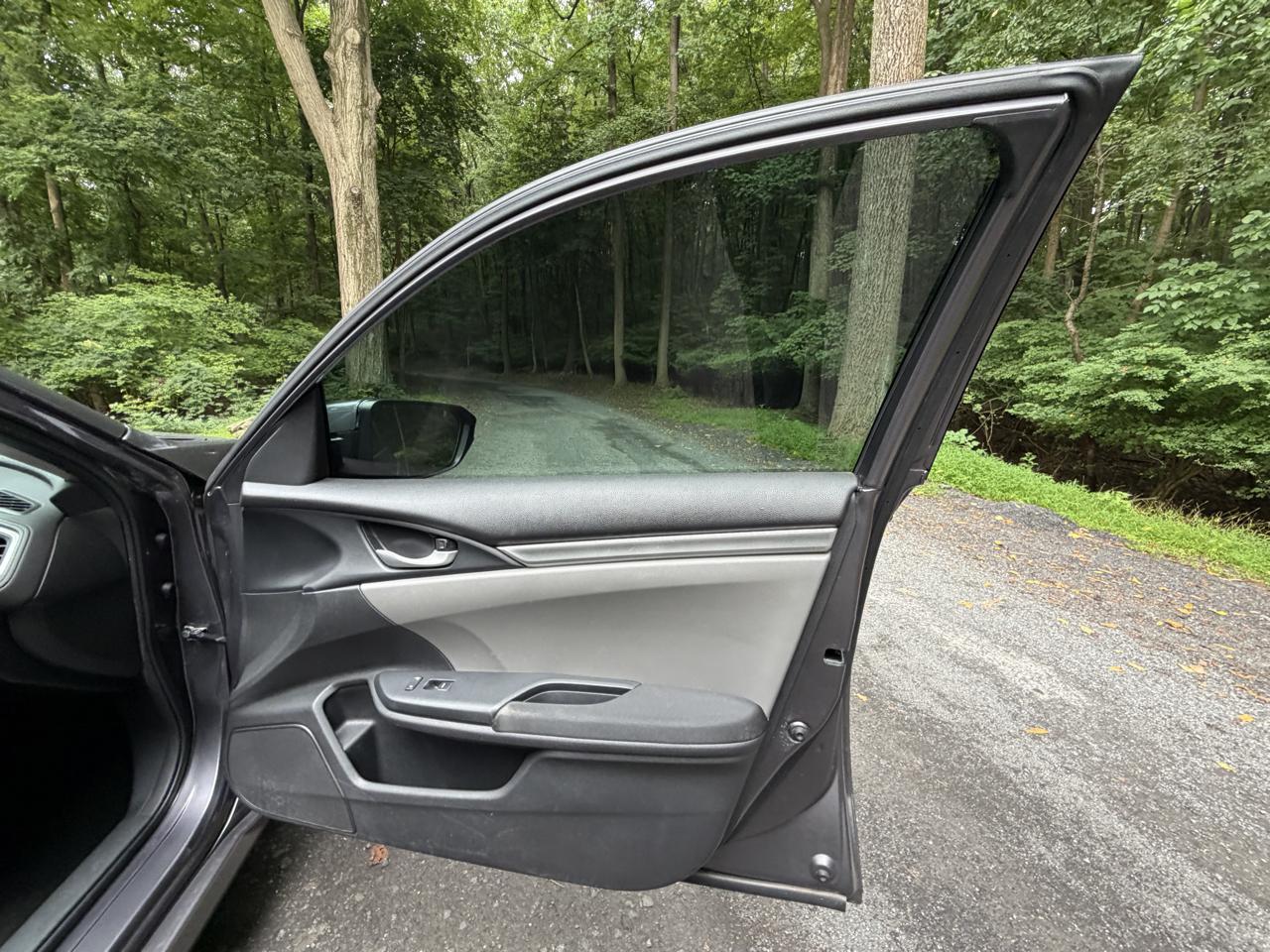 Honda Civic LX Sedan CVT 2017