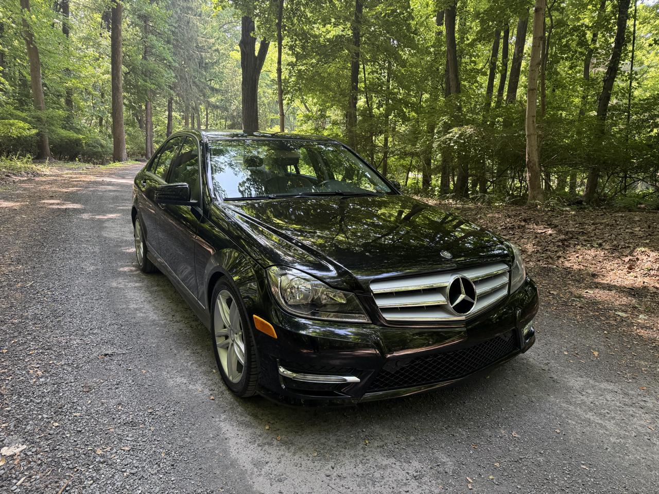Mercedes-Benz C-Class C300 4MATIC Luxury Sedan 2012