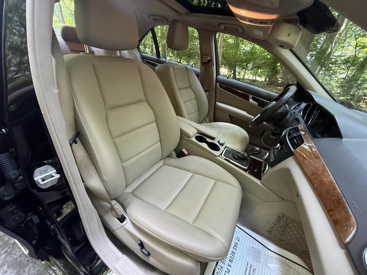 Mercedes-Benz C-Class C300 4MATIC Luxury Sedan 2012