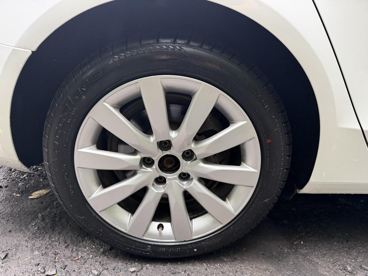 Audi A4 2.0T Sedan quattro Tiptronic 2012