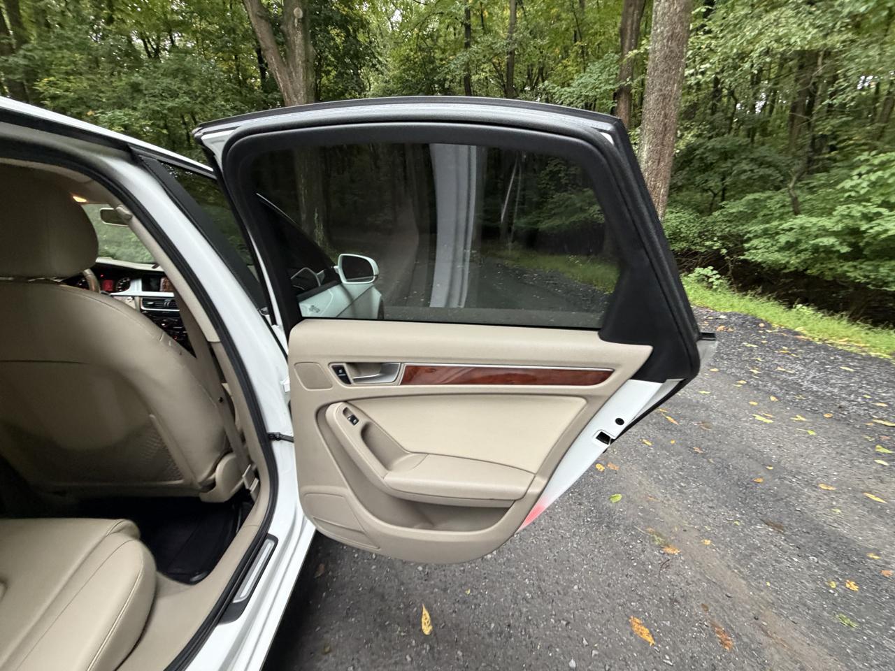 Audi A4 2.0T Sedan quattro Tiptronic 2012