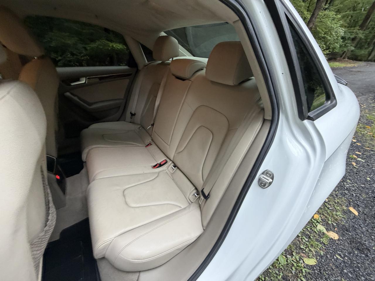 Audi A4 2.0T Sedan quattro Tiptronic 2012