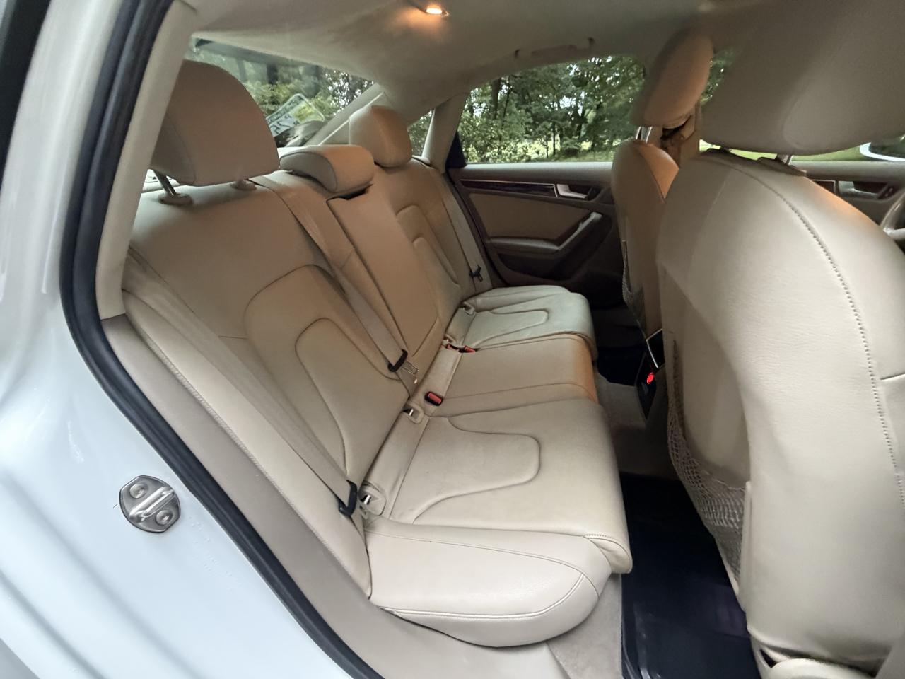 Audi A4 2.0T Sedan quattro Tiptronic 2012