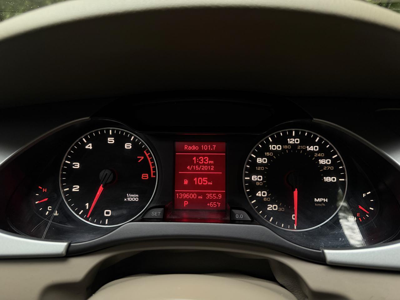 Audi A4 2.0T Sedan quattro Tiptronic 2012