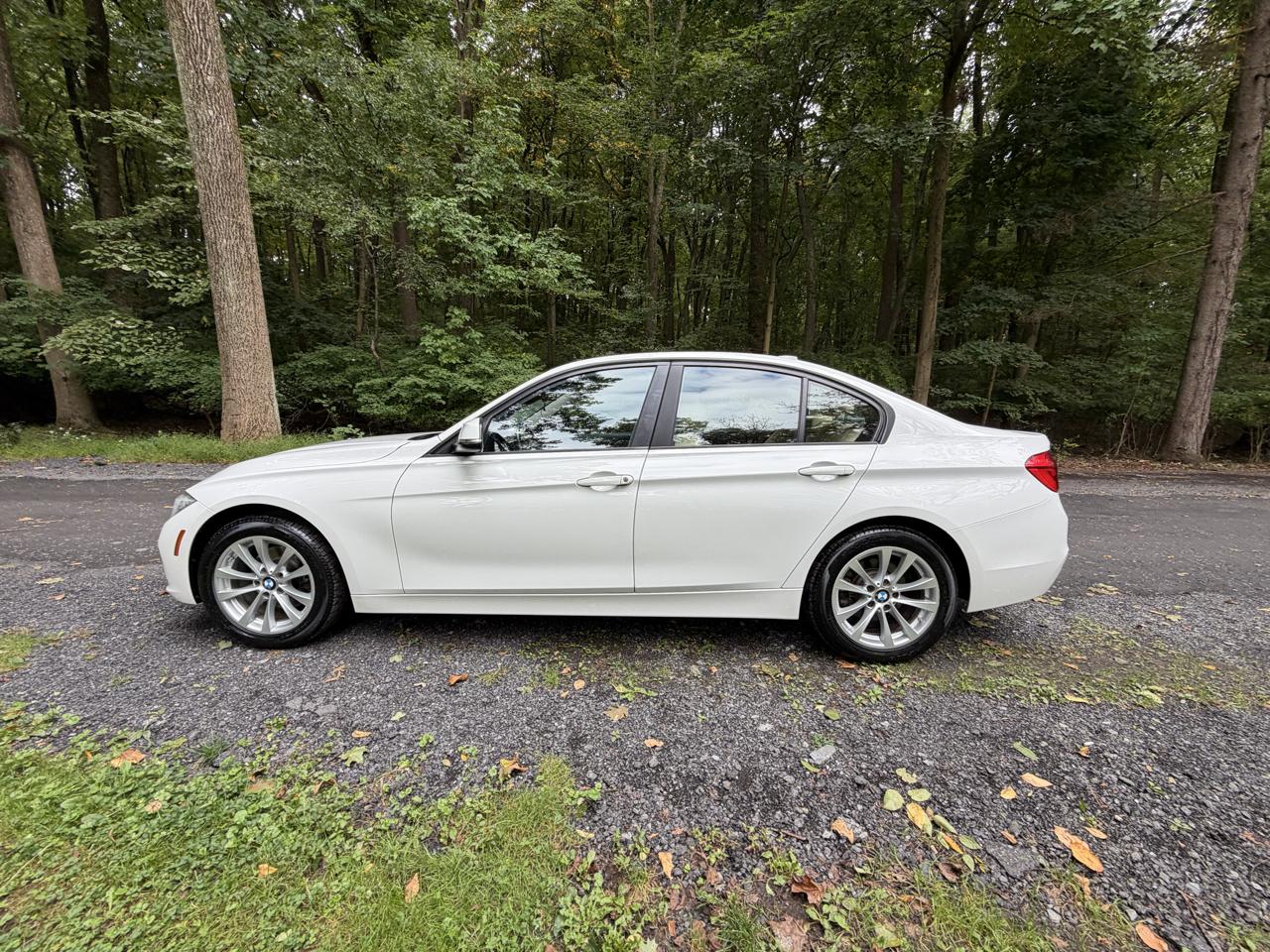 BMW 3-Series 320i xDrive Sedan 2017