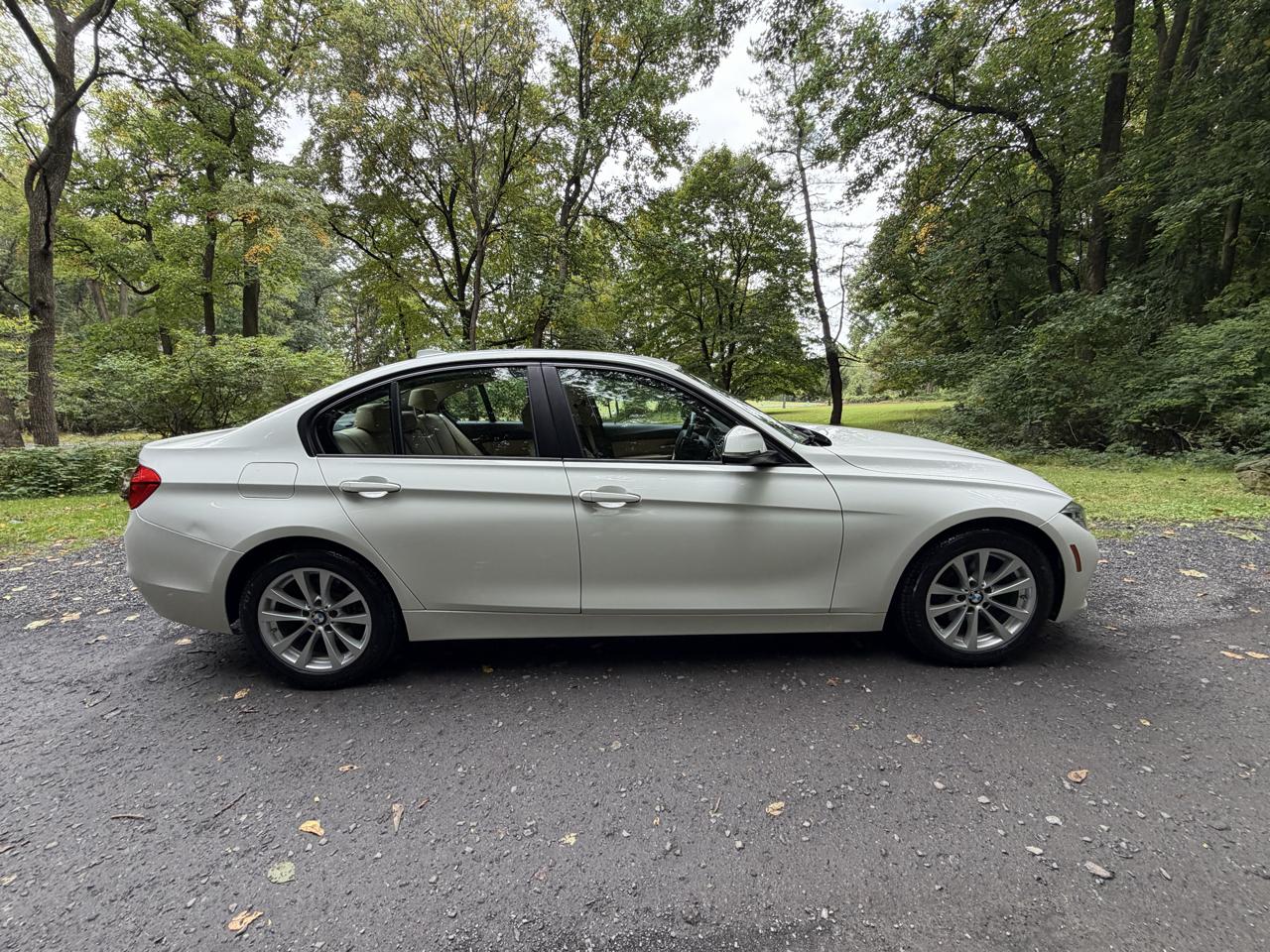 BMW 3-Series 320i xDrive Sedan 2017