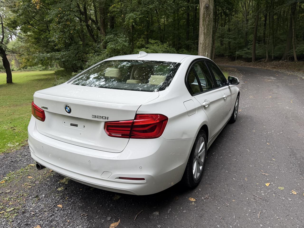 BMW 3-Series 320i xDrive Sedan 2017