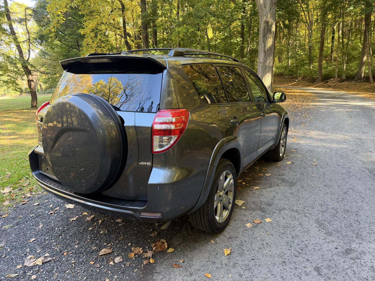 Toyota RAV4 Sport I4 4WD 2010
