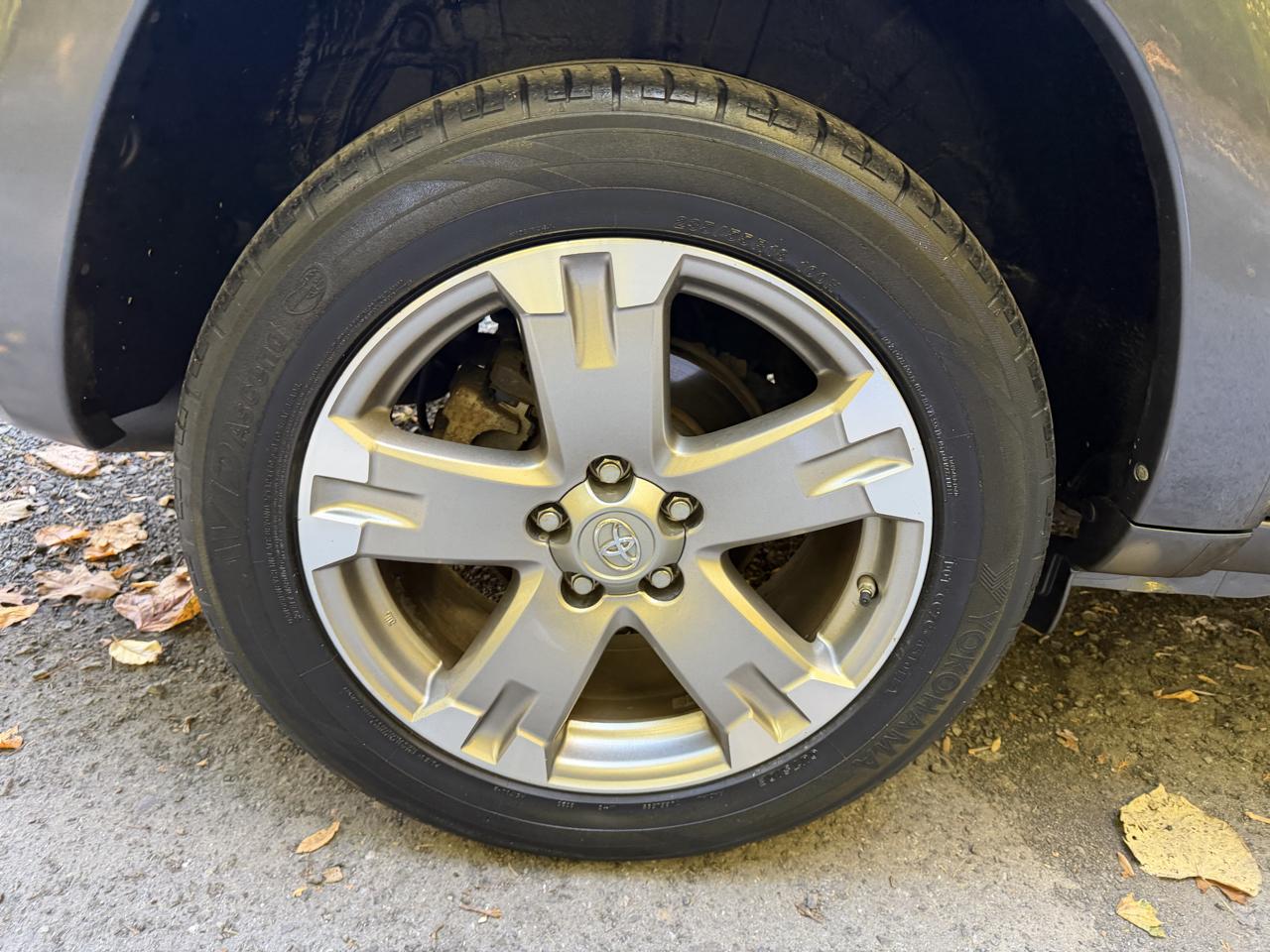 Toyota RAV4 Sport I4 4WD 2010