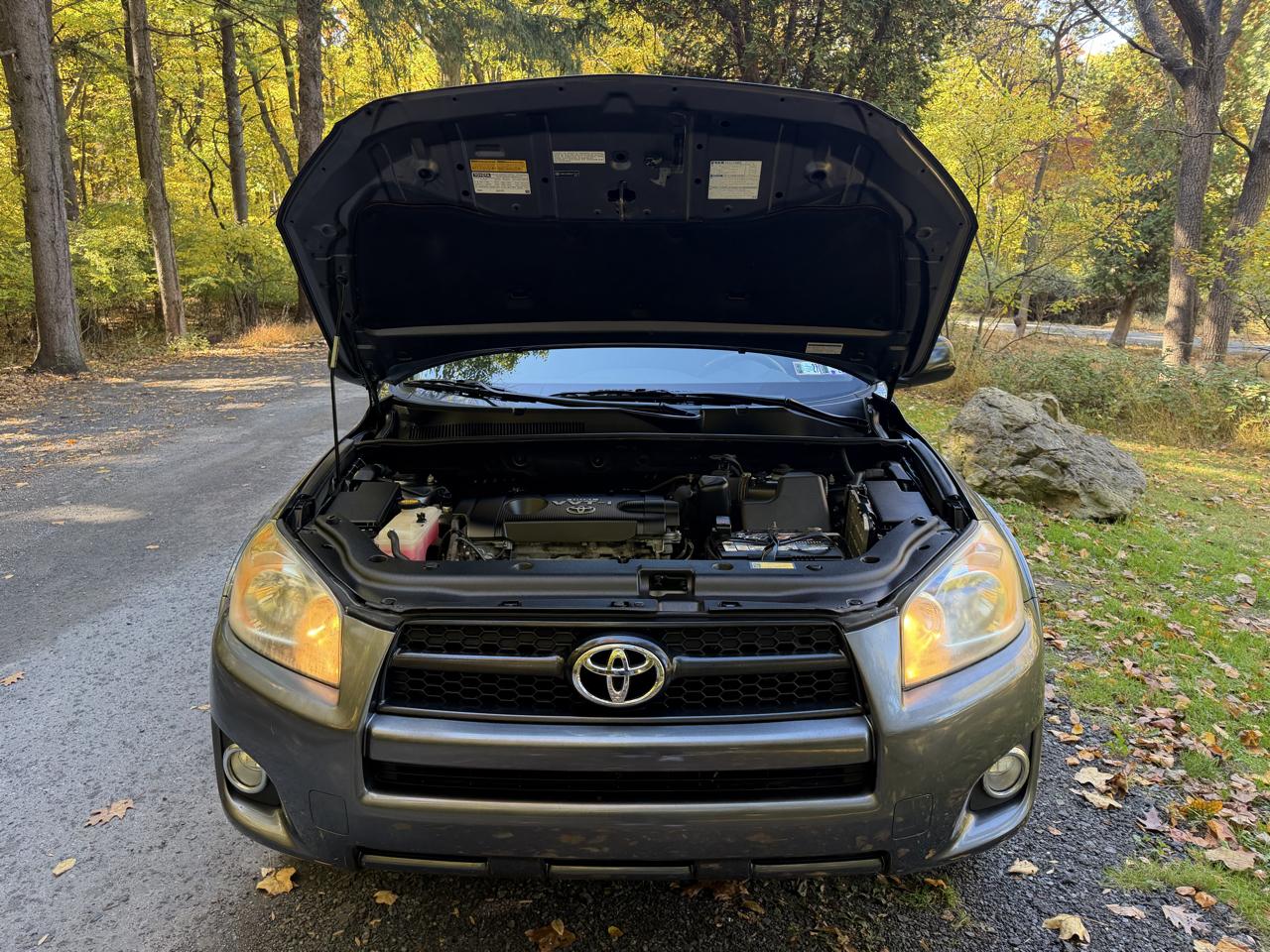 Toyota RAV4 Sport I4 4WD 2010