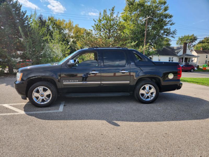 Chevrolet Avalanche LTZ 4WD 2012 Chevrolet Avalanche LTZ 4WD 2012