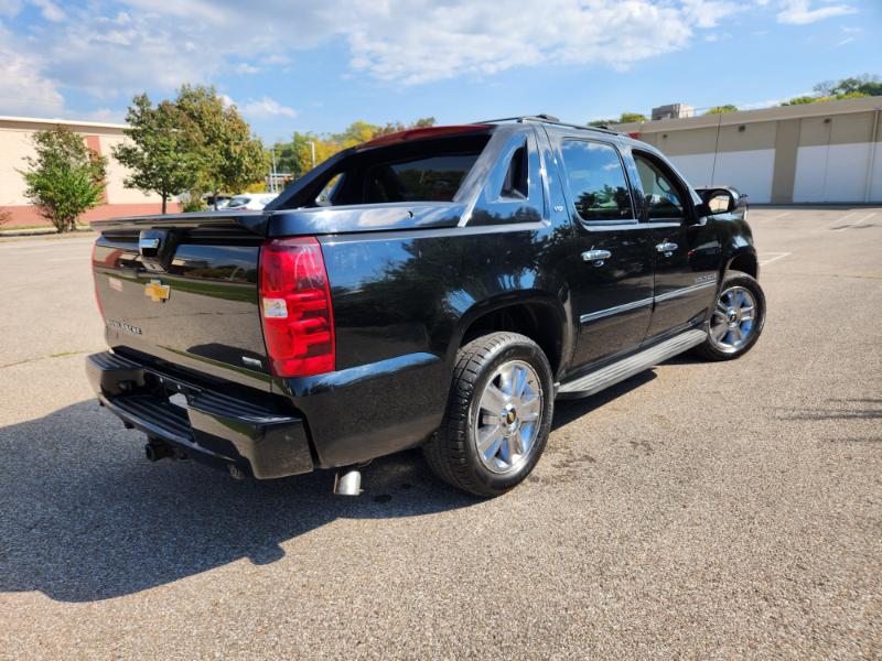 Chevrolet Avalanche LTZ 4WD 2012 Chevrolet Avalanche LTZ 4WD 2012