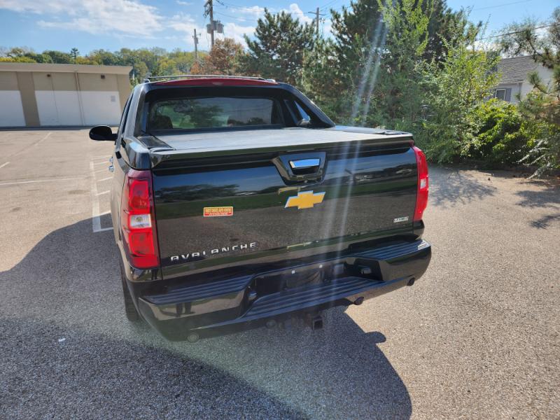Chevrolet Avalanche LTZ 4WD 2012 Chevrolet Avalanche LTZ 4WD 2012
