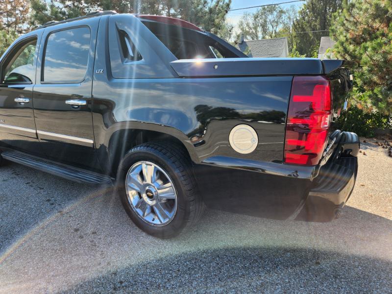 Chevrolet Avalanche LTZ 4WD 2012 Chevrolet Avalanche LTZ 4WD 2012