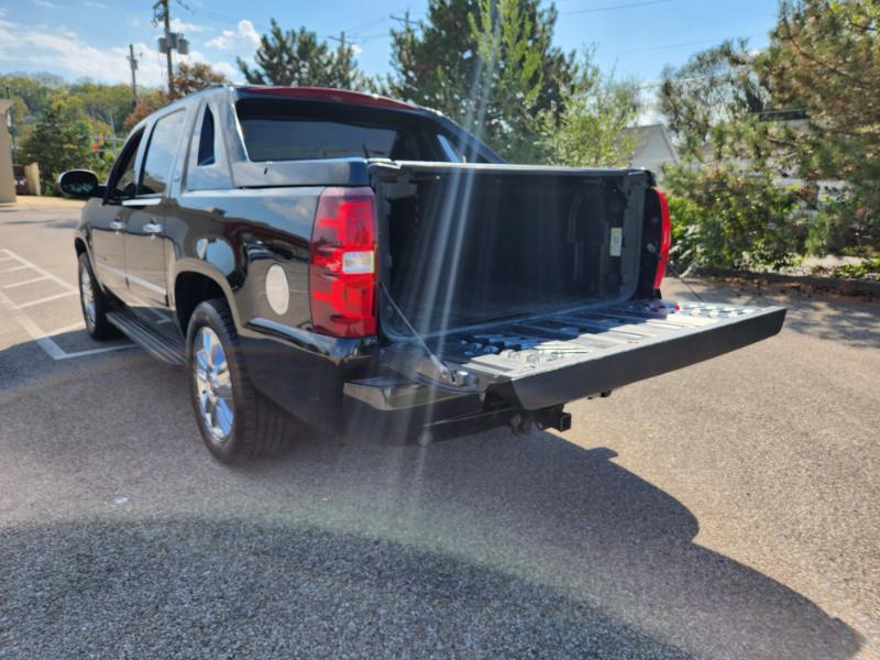 Chevrolet Avalanche LTZ 4WD 2012 Chevrolet Avalanche LTZ 4WD 2012