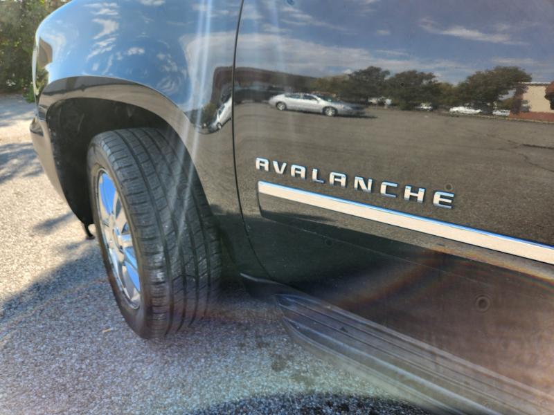 Chevrolet Avalanche LTZ 4WD 2012 Chevrolet Avalanche LTZ 4WD 2012