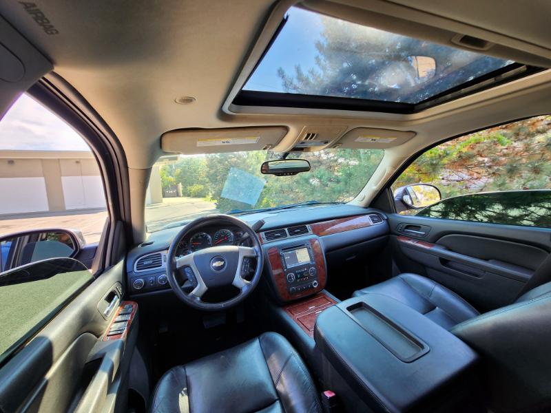 Chevrolet Avalanche LTZ 4WD 2012 Chevrolet Avalanche LTZ 4WD 2012