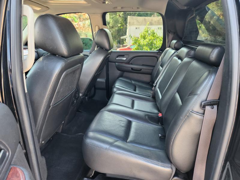 Chevrolet Avalanche LTZ 4WD 2012 Chevrolet Avalanche LTZ 4WD 2012