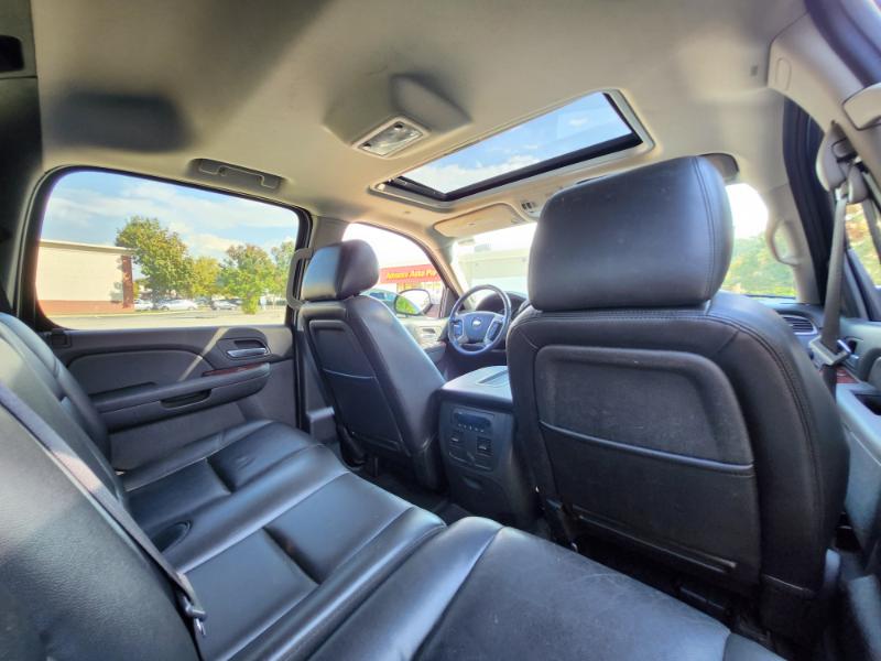 Chevrolet Avalanche LTZ 4WD 2012 Chevrolet Avalanche LTZ 4WD 2012