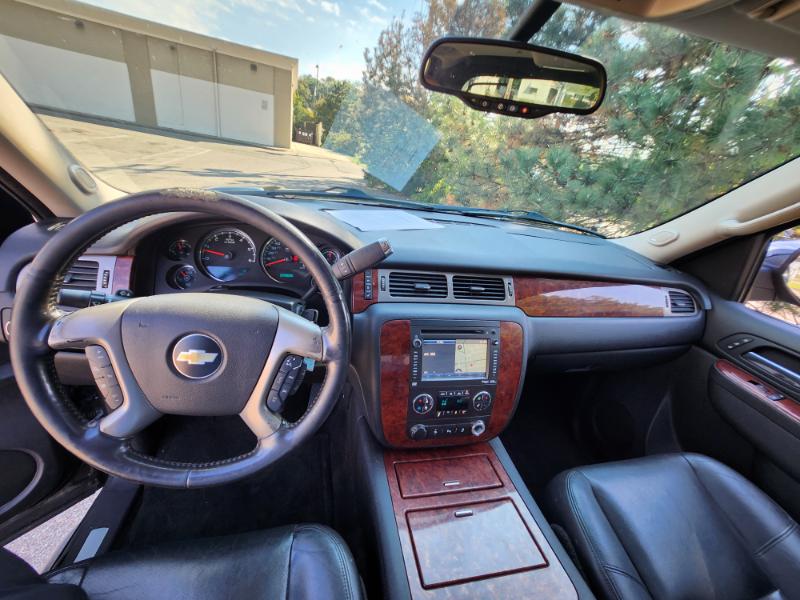 Chevrolet Avalanche LTZ 4WD 2012 Chevrolet Avalanche LTZ 4WD 2012