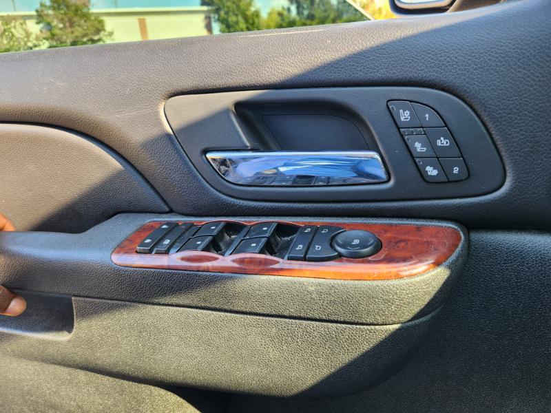 Chevrolet Avalanche LTZ 4WD 2012 Chevrolet Avalanche LTZ 4WD 2012