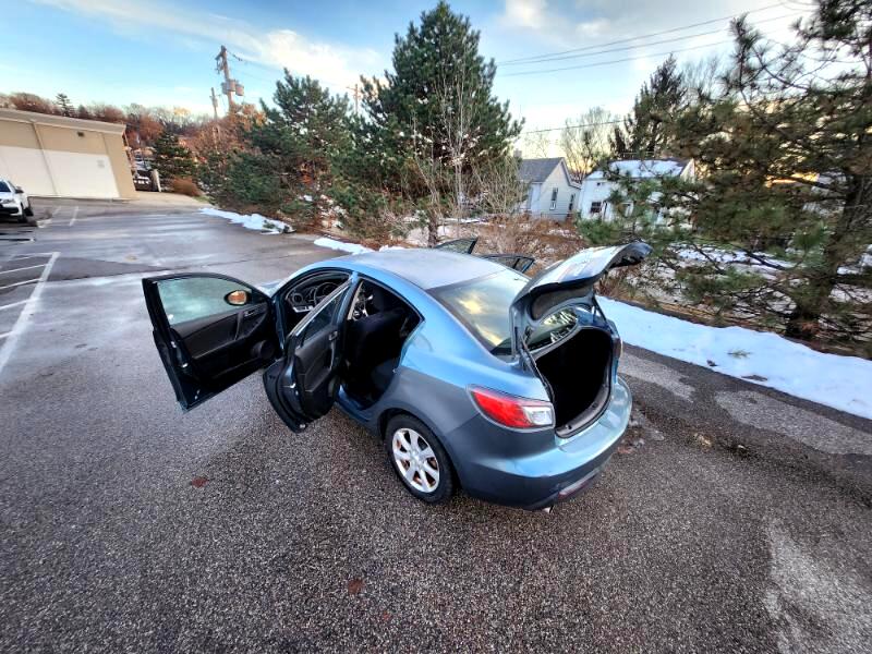 Mazda MAZDA3 i Touring 4-door 2010