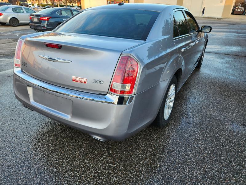Chrysler 300 RWD 2013