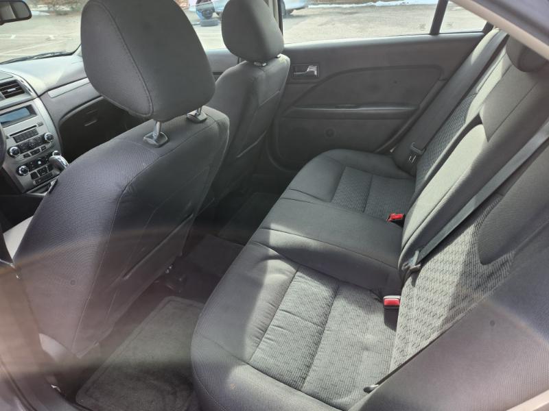 Ford Fusion I4 SE 2011