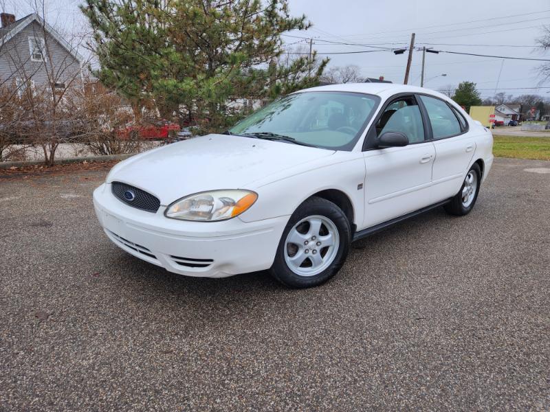 2004 Ford Taurus SES's photo