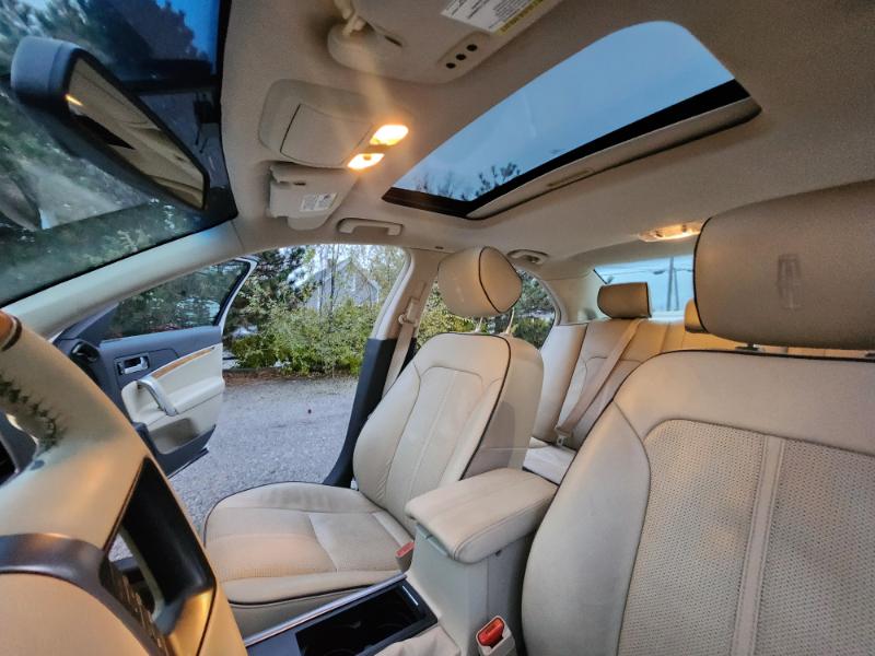 Lincoln MKZ AWD 2012