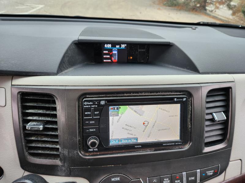 Toyota Sienna XLE FWD 8-Passenger V6 2013