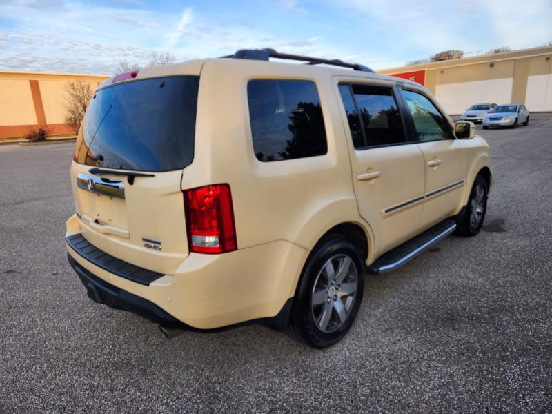 Honda Pilot Touring 4WD 5-Spd AT with DVD 2012