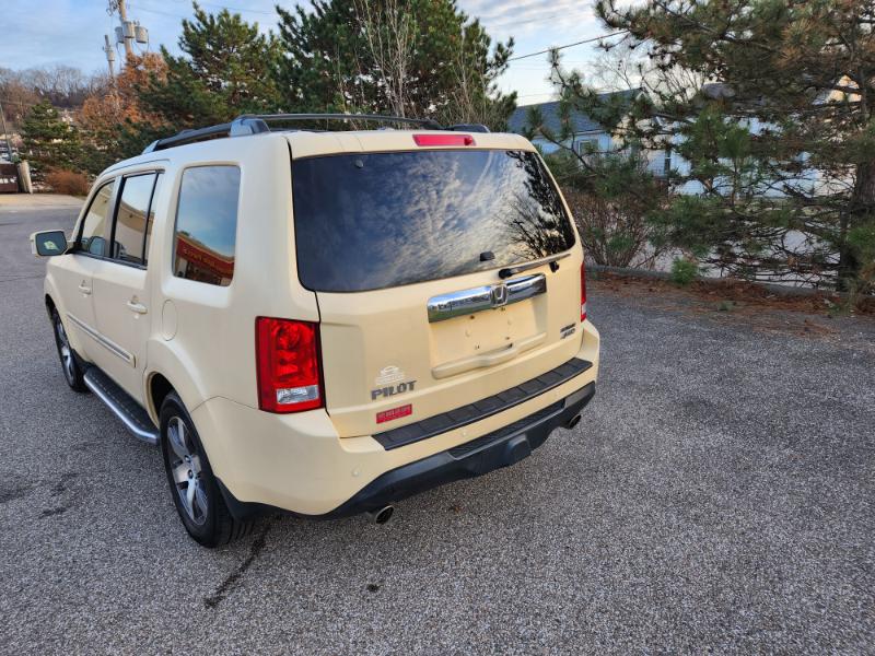 Honda Pilot Touring 4WD 5-Spd AT with DVD 2012