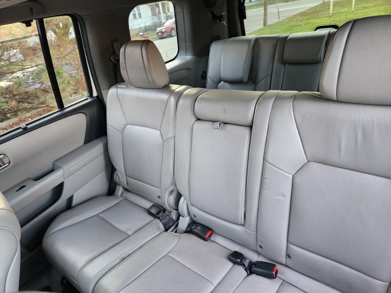 Honda Pilot Touring 4WD 5-Spd AT with DVD 2012