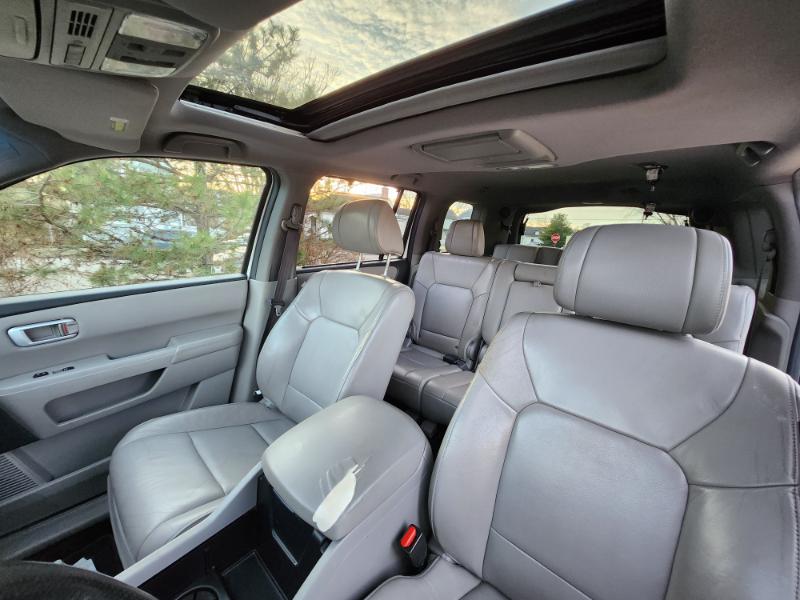 Honda Pilot Touring 4WD 5-Spd AT with DVD 2012