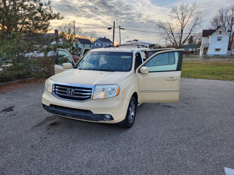 Honda Pilot Touring 4WD 5-Spd AT with DVD 2012