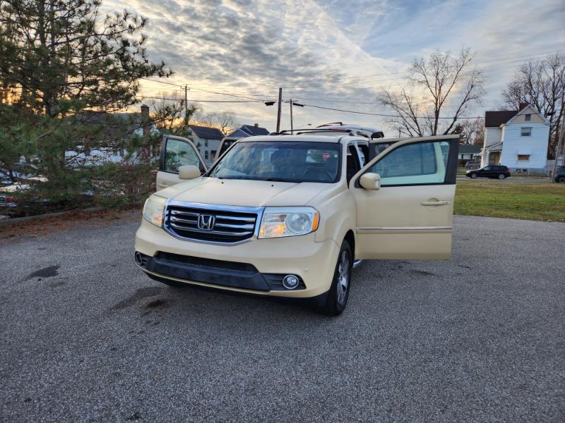 Honda Pilot Touring 4WD 5-Spd AT with DVD 2012