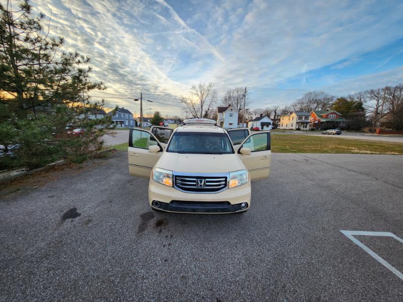 Honda Pilot Touring 4WD 5-Spd AT with DVD 2012