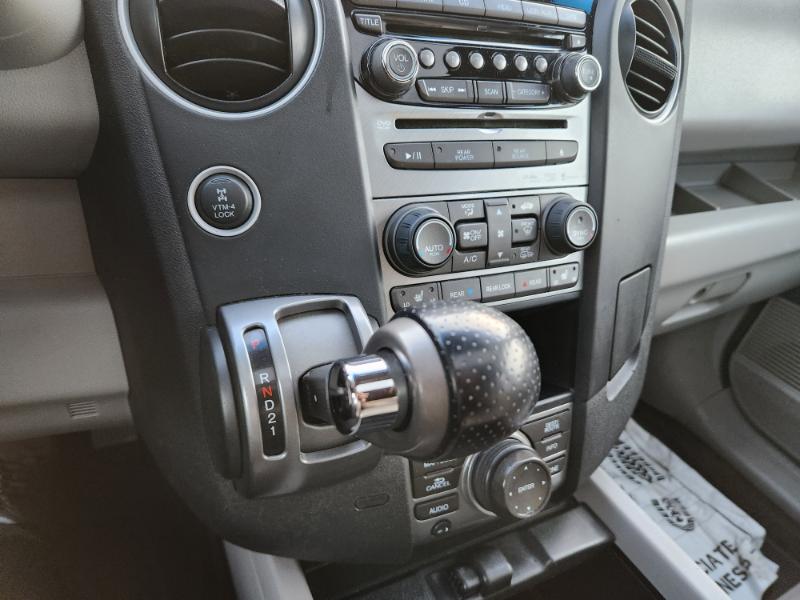 Honda Pilot Touring 4WD 5-Spd AT with DVD 2012