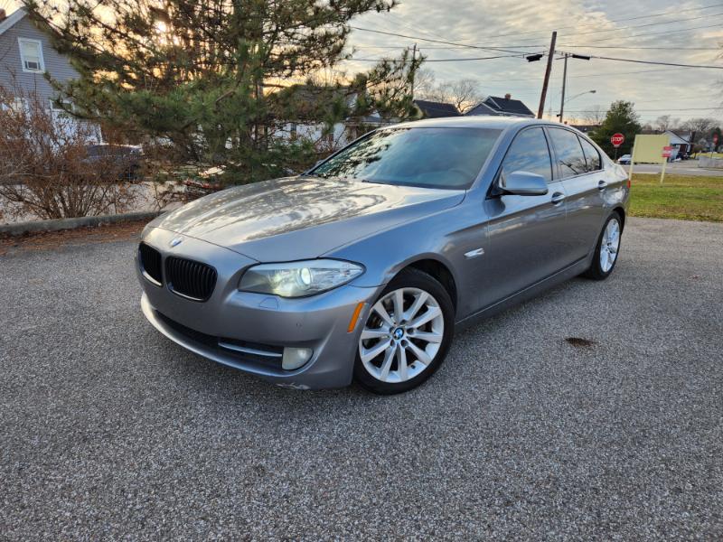 BMW 5-Series 528i 2011