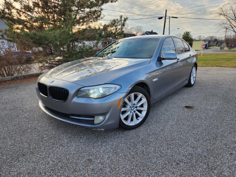 BMW 5-Series 528i 2011